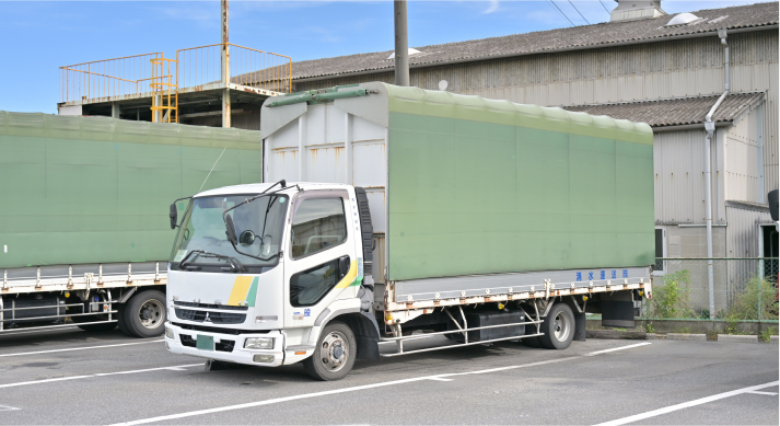 車両 中型車　６台